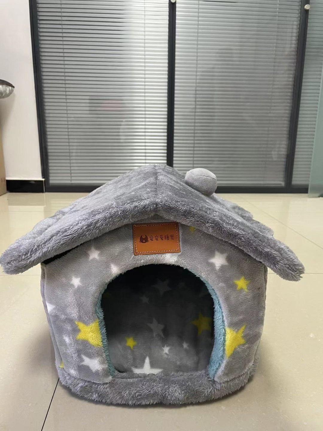 Foldable Cave-Style Pet Bed – Enclosed House for Cats & Small Dogs
